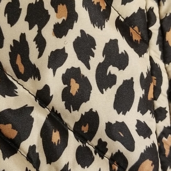 3T Leopard Hooded Puffer Jacket - Picture 9 of 10